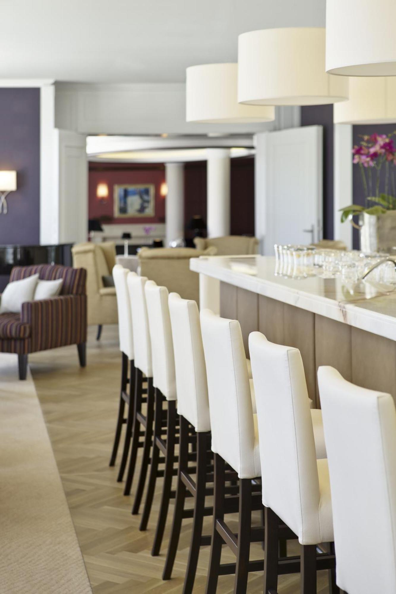 스타이겐베르거 그랜드호텔 앤 스파 헤링스도르프 제바트헤링스도르프 외부 사진 Club Lounge at the airport