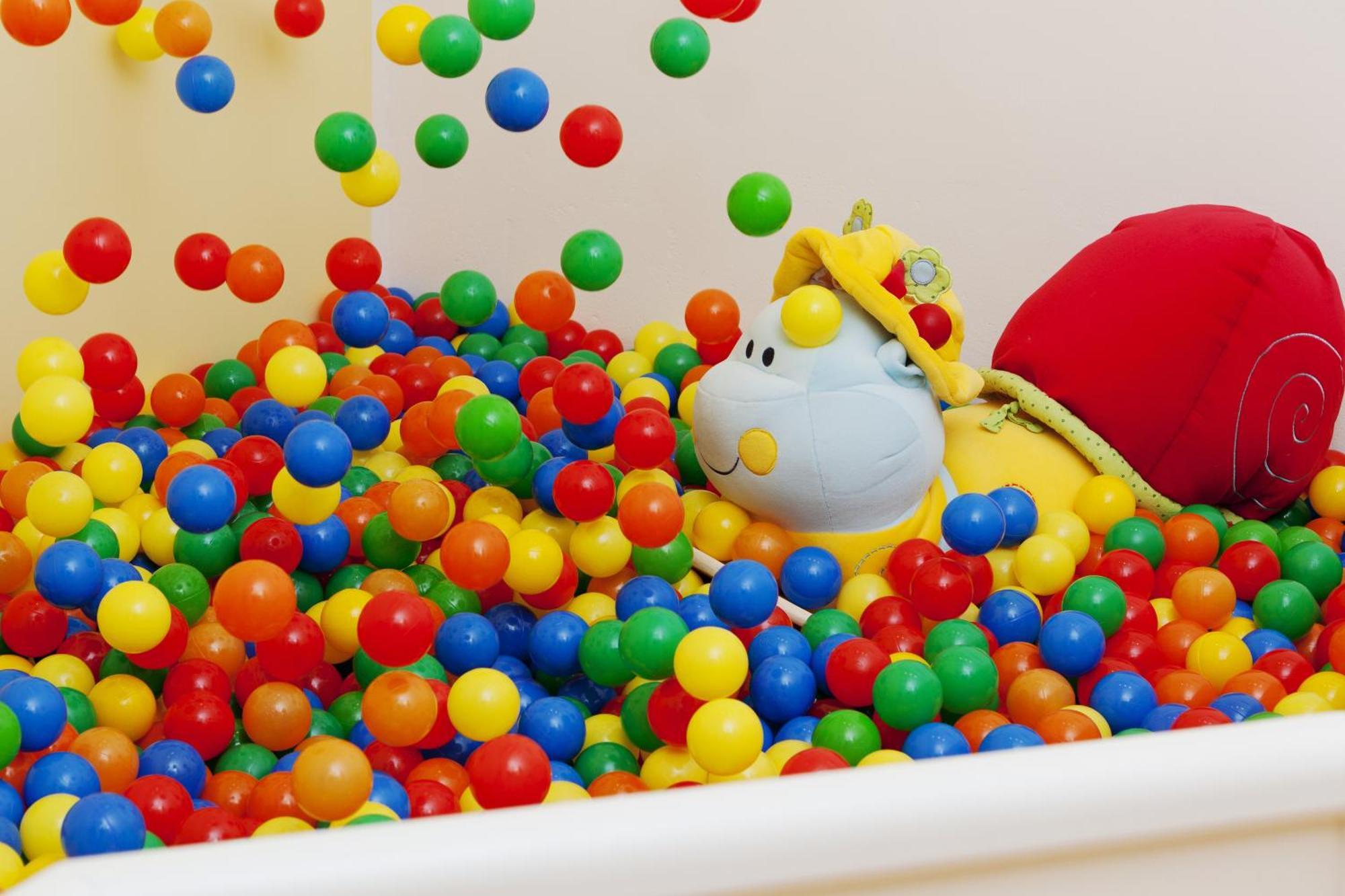 스타이겐베르거 그랜드호텔 앤 스파 헤링스도르프 제바트헤링스도르프 외부 사진 Ball pit