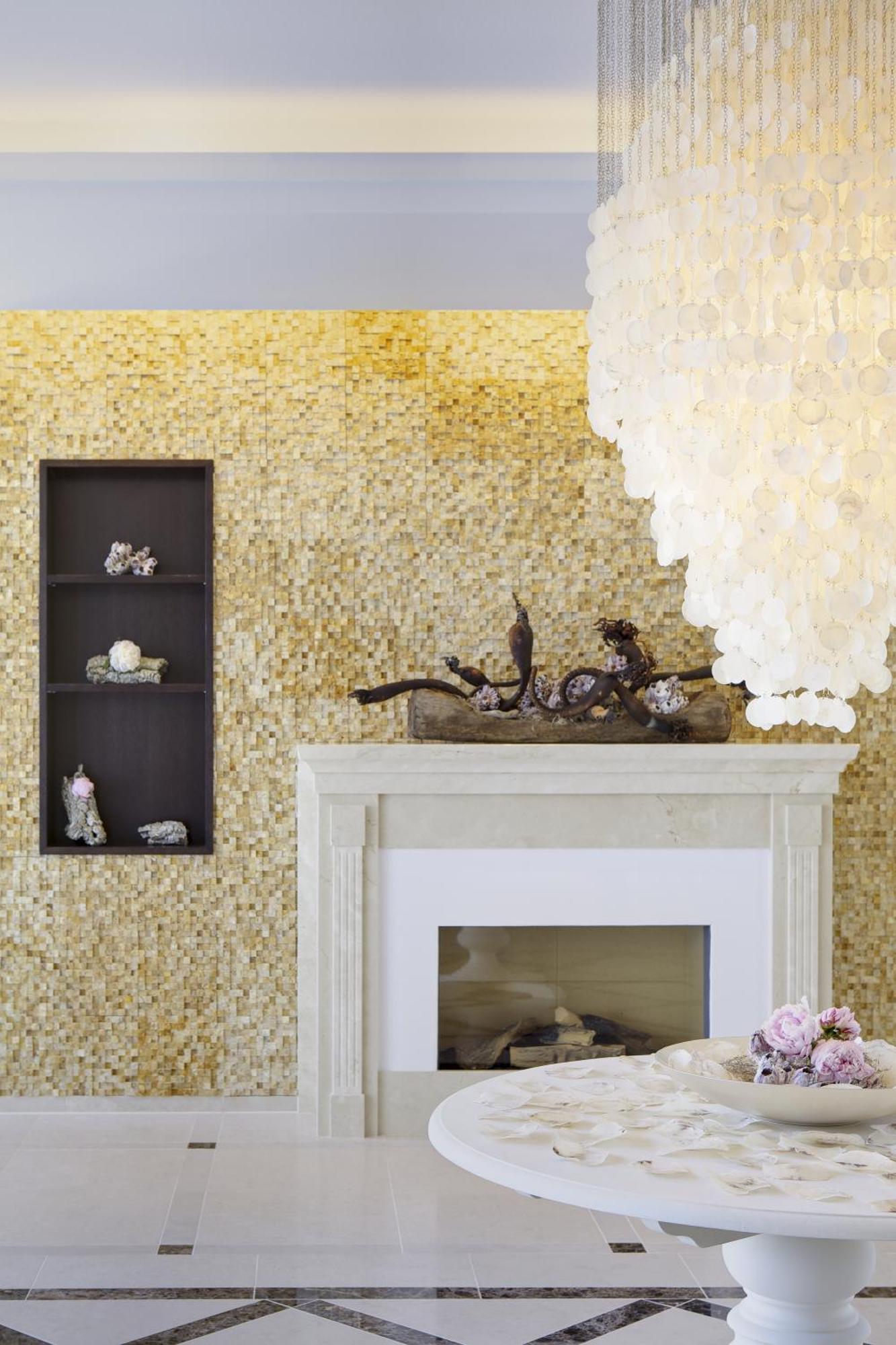 스타이겐베르거 그랜드호텔 앤 스파 헤링스도르프 제바트헤링스도르프 외부 사진 Gold leafing on a wall